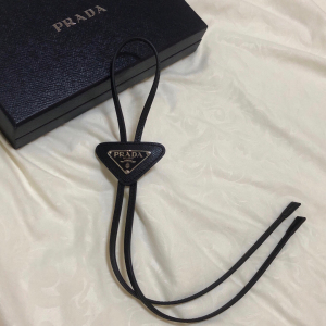 prada普拉达黑色领结配饰女 官网购入