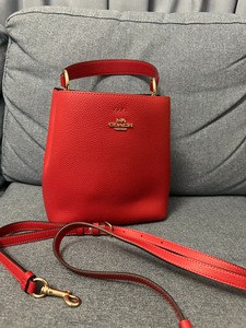 coach水桶包,红色婚包,全新,一次都没用过.