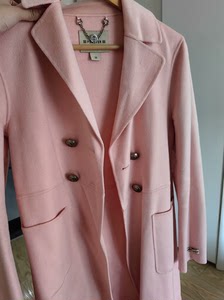 诗篇粉色羊毛大衣，原价2800元，只穿过几次，干洗过一次，很