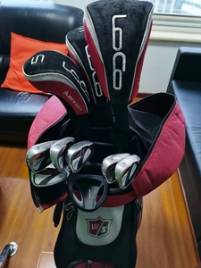 Dunlop品牌的高尔夫球包，全套带球包，加推杆12根球杆，