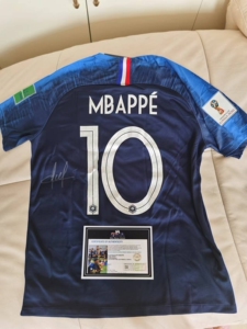 姆巴佩签名球衣