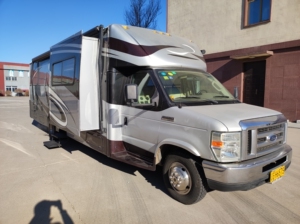 杰克墨尔本29d房车,福特e450底盘,v10发动机