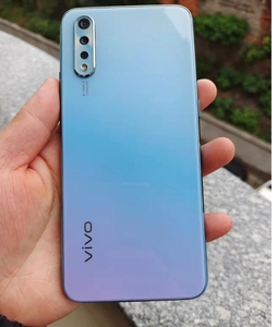 二手vivoy7s全网通4g手机三摄屏幕指纹解锁便宜学生y7