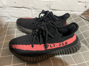 阿迪达斯 椰子鞋yezzy黑红色 sply-350