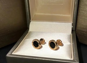 宝格丽耳钉黑色