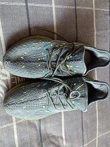 椰子满天星 43码 鞋底稍微磨损 夜晚发光(全鞋身) 二手