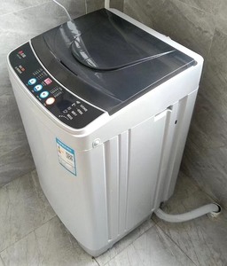 志高全自动洗衣机 4.8公斤单人风干+蓝光除菌。给刚出生宝宝
