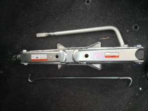 丰田凯美瑞千斤顶