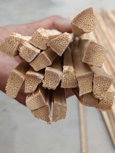 怀集厘竹削先料,大茶干竹,采用多年生大茶干竹,竹壁厚实,阴干