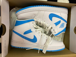 aj1mid 北卡蓝 全新36.5  原盒鞋盒表面脏了点 介