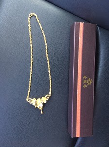 刚收老凤祥女士项链,成色99新!千足金!现料价出,喜欢的联系