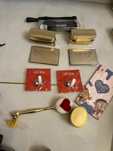 Tomford口红盒、镜子，sk2奥运徽章，mac化妆刷，打