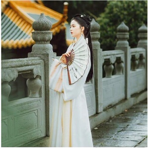 绝版花朝记汉服忍冬藤l码 全新未穿未洗 买来的时候拆开看了