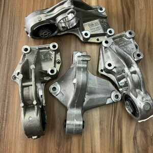 适配标致307世嘉206标志408发动机右下铝支架308爱丽