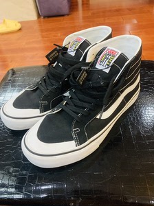 vans sk8-hi 黑/白/白鞋头 软底