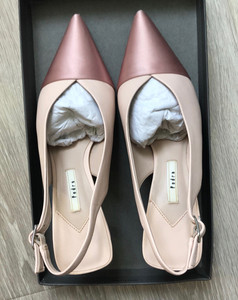 pedro新加坡代购女装新款 纯色真皮深v口单鞋,新旧如图.