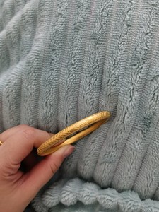 黄金999古法黄金手镯女款荟萃楼黄金足金古法手镯龙纹图