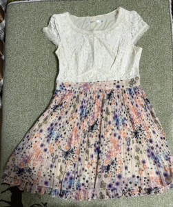 雪儿 siares 女士连衣裙,蕾丝雪纺拼接,购于万达百货