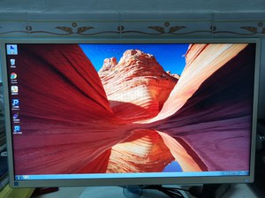 三星s24d360显示器,一台白色的一台黑色的,一台价格,实