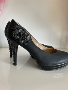 39码达芙妮秋季尖头浅口细跟女鞋通勤时尚高跟单鞋特价女鞋