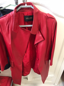 000人付款淘宝在西曼皮草专柜买的绵羊皮外套,獭兔毛领.