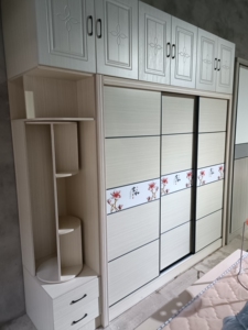 4米长高2.53米书香桐颜色,多层实木带转角镜衣柜