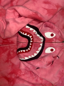 bape粉红扎染l码鲨鱼外套