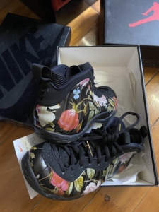 nike喷泡 花卉喷 38 保真 自己穿的 九成新有鞋盒 毒