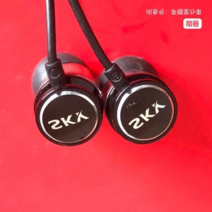 韩国Sky（泛泰）EF100音乐耳机，品质不错，线材采用黑油