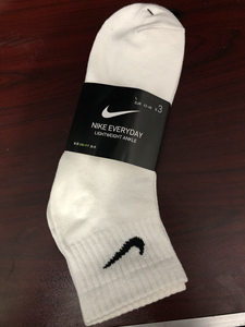 nike耐克纯棉纯白色中长款袜子,l码,西单大悦城专柜购买