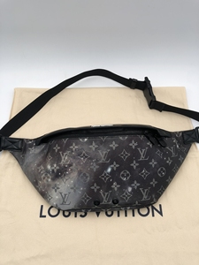 lv 星空老花腰包 男女皆可的款式