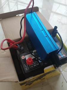 索尔纯正弦波500瓦逆变器加51a骆驼电瓶(电瓶是14年的