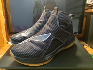 正品李宁篮球鞋 李宁驭帅12 黑生胶 43码适合43/44码