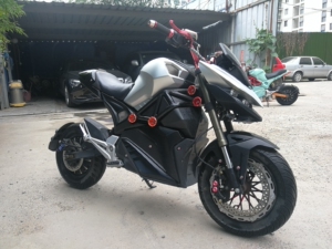 二手小怪兽电动车 毒液小怪兽