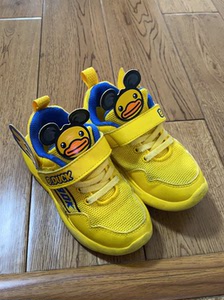 大黄鸭运动鞋