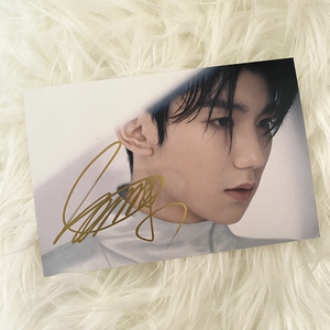 出王源亲笔签名照