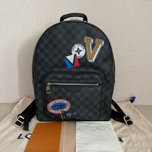 99新lv黑棋盘格徽章款josh男士双肩包,尺寸:30×39