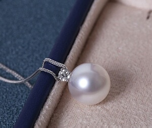 天然淡水珍珠吊坠南洋澳白珍珠项链王妃款礼物女友款