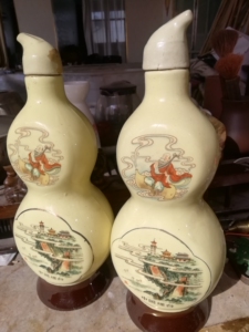 80年代张裕至宝三鞭,葫芦酒瓶摆件.图1图2,2只118元.