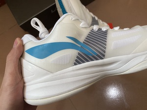 正品全新李宁超轻10代球员赞助版低帮篮球鞋白蓝色