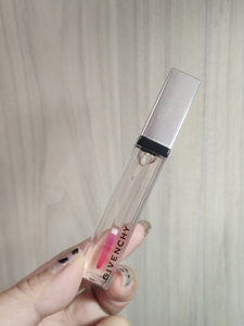 givenchy纪梵希透明变色唇蜜透明变色唇釉透明唇彩日期不