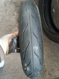 cst正新火焰纹半热熔摩托车轮胎110/70r17成色如图.