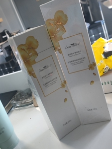 小芈姜根油顺发乳加洗发乳