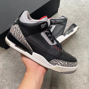 aj3 黑水泥 42码 成色很好 鞋底基本没什么磨损 og