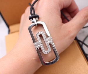 宝格丽parentest系列精钢18k白金镶钻回形针吊坠项链