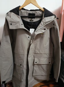 以纯男新款风衣