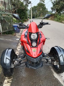 吉利倒三轮摩托车