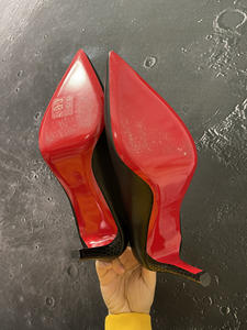 萝卜丁红底高跟鞋