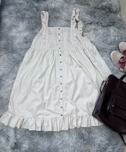 辛波斯卡aa红发安罩裙,生成色m码,收裙子时候前娘送的,山的