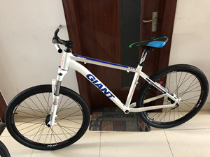 捷安特xtc7,超轻铝合金车架,xc28前叉,轴承轮组,超轻